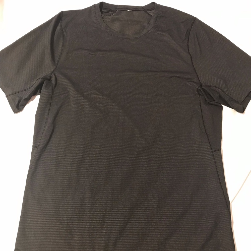 Lululemon t shirt